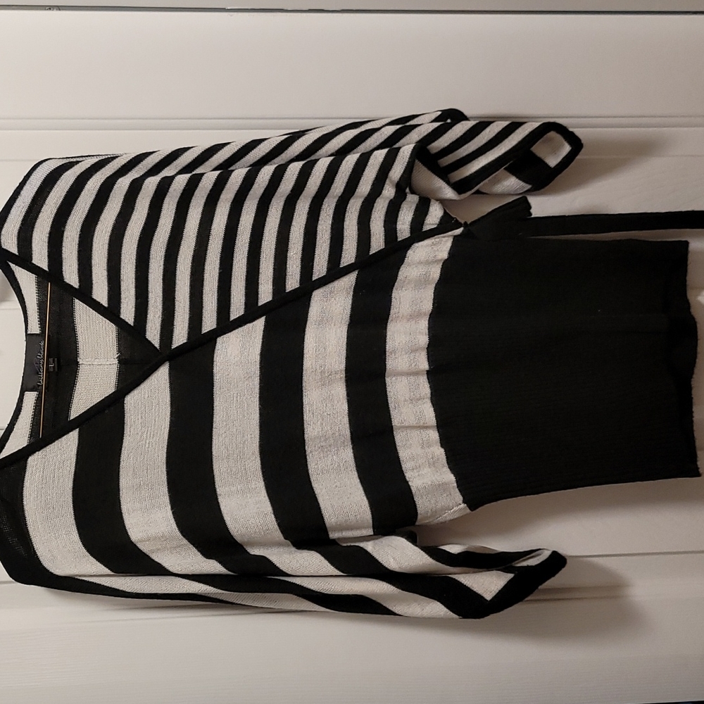 Black & White Dolman-Sleeved Lightweight Sweater